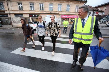 VARNA POT V ŠOLO ZŠAM 03 FOTO LJUBO VUKELIČ